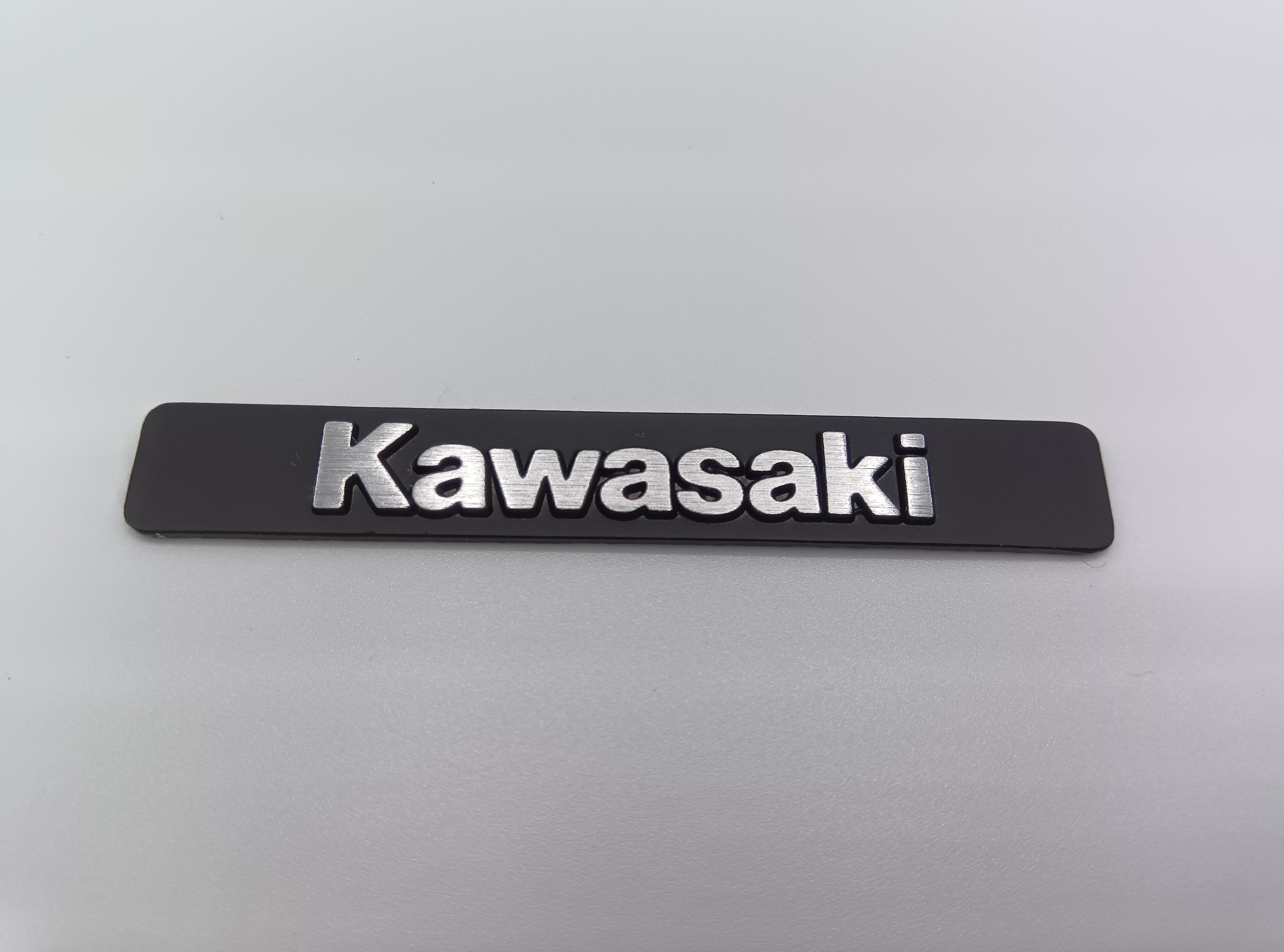 1988年 ZX-10 ENGINE COVER EMBLEM LH "Kawasaki"